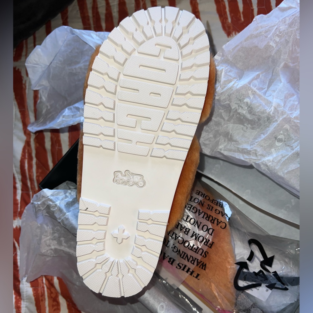 Coach Tally Shearling Sandal - Picture 4 of 9
